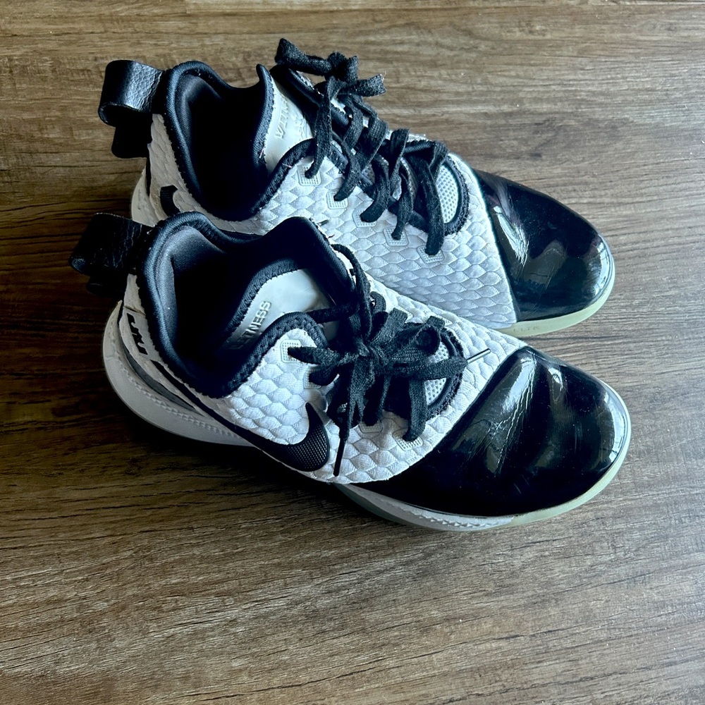 Nike lebron size 8